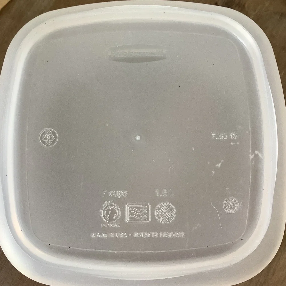 Rubbermaid premier square